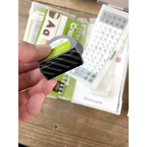 4 Cricut Cartridges Lot- Wall Decor & More, Accent Essentials, Fontopia, Jubilee